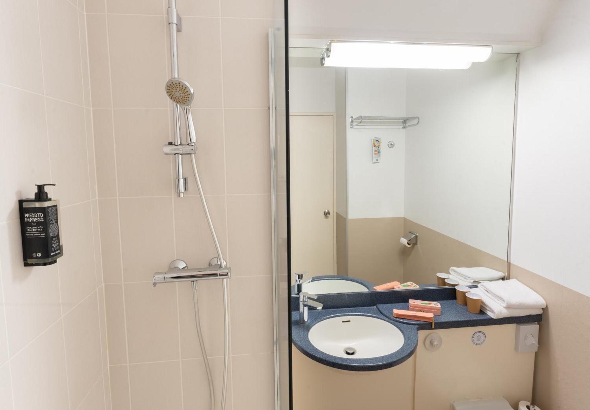 Hotel ibis Styles Angers Centre Gare Extérieur photo